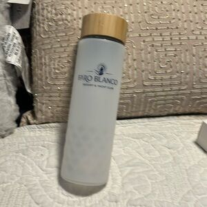 Faro Blanco resort and yacht water bottle silicone sleeve new 18oz